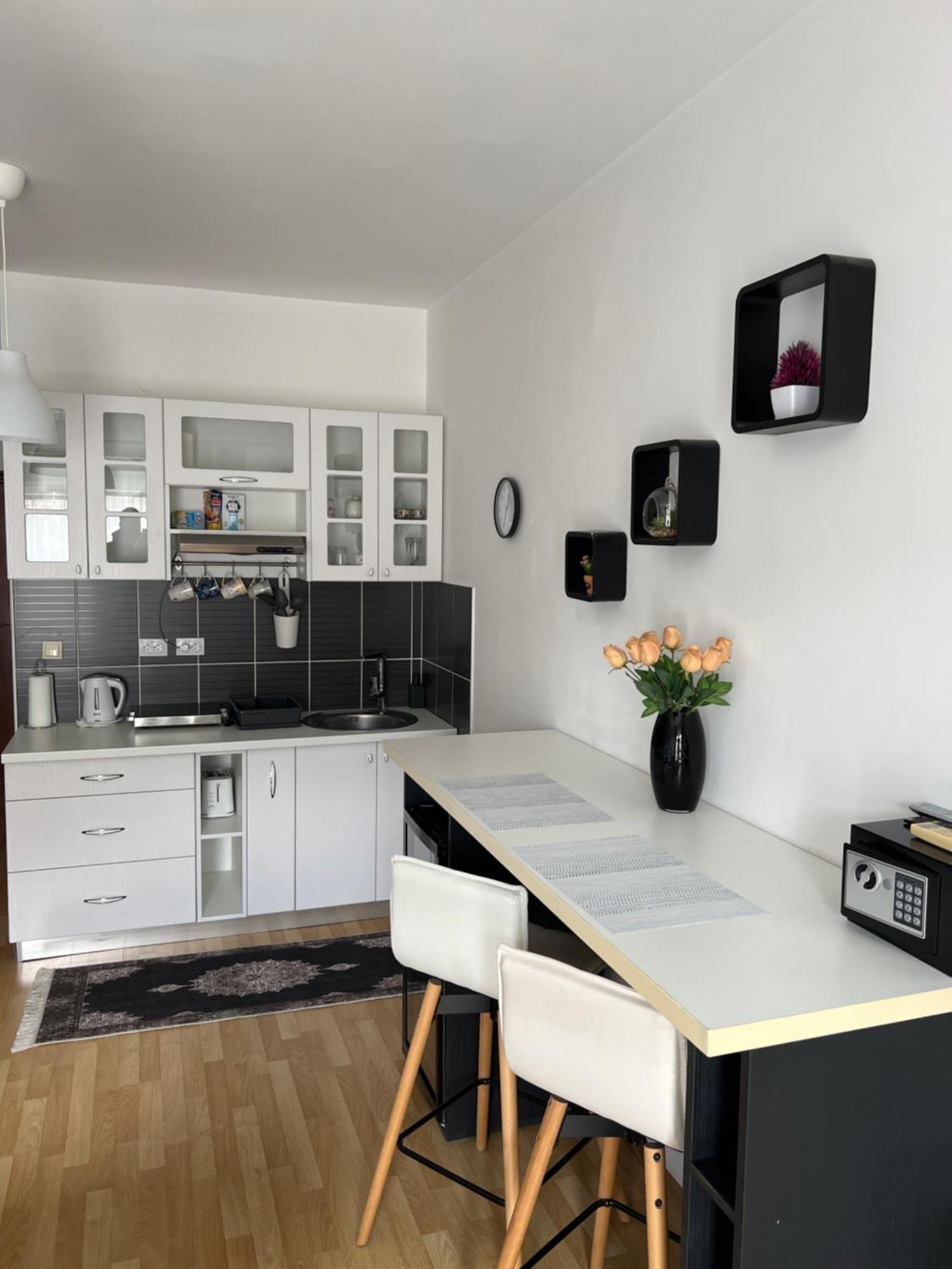Apartments Tema Sombor Eksteriør billede